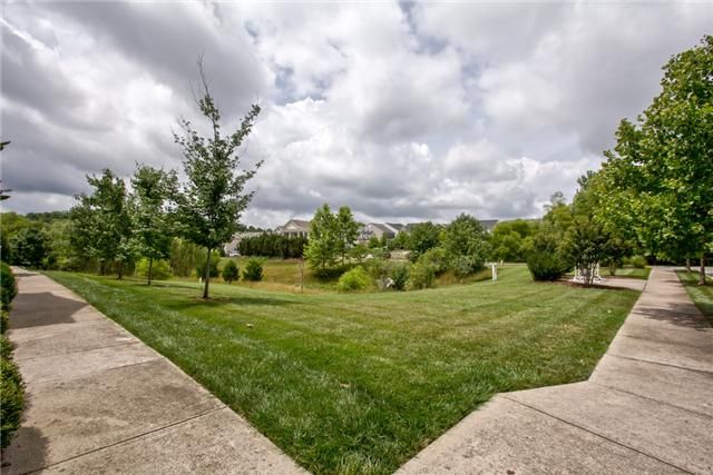 8600 Gauphin Pl, Nashville, TN 37211