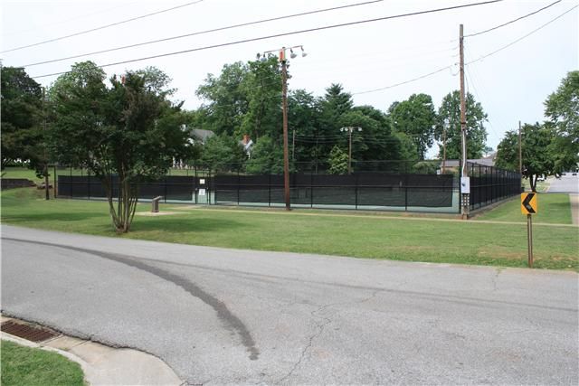 1 Market St, Athens, AL 35611