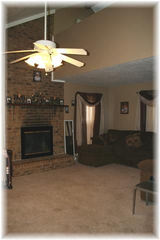 672 Lakeside Dr, Springfield, TN 37172