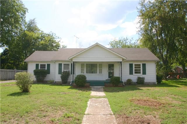 1407 N Tennessee Blvd, Murfreesboro, TN 37130