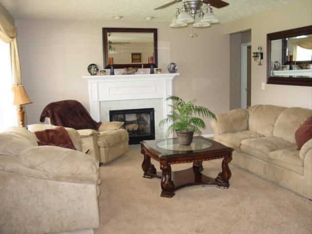 419 Brinkley Ln, White House, TN 37188