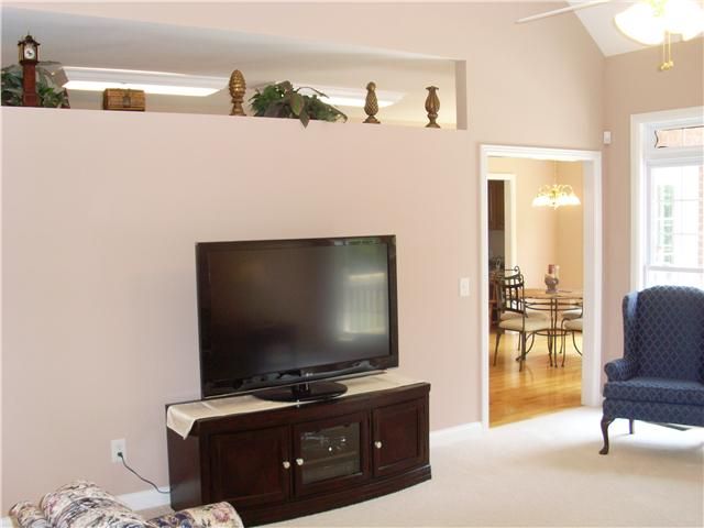 237 Allen Dr, Greenbrier, TN 37073