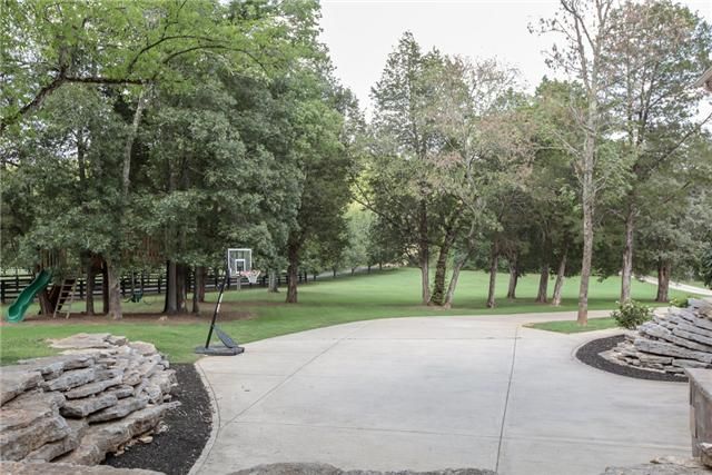 1013 Waller Rd, Brentwood, TN 37027