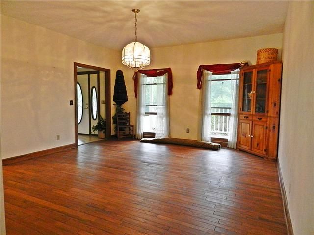 906 Harsh Ln, Castalian Springs, TN 37031
