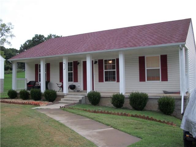1058 Deerfield Dr, Chapmansboro, TN 37035
