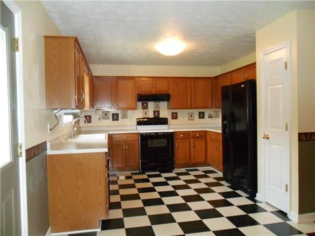 2213 Rains Ct, Spring Hill, TN 37174