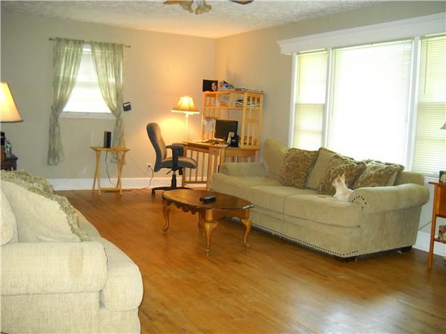 9823 S Windrow Rd, Rockvale, TN 37153
