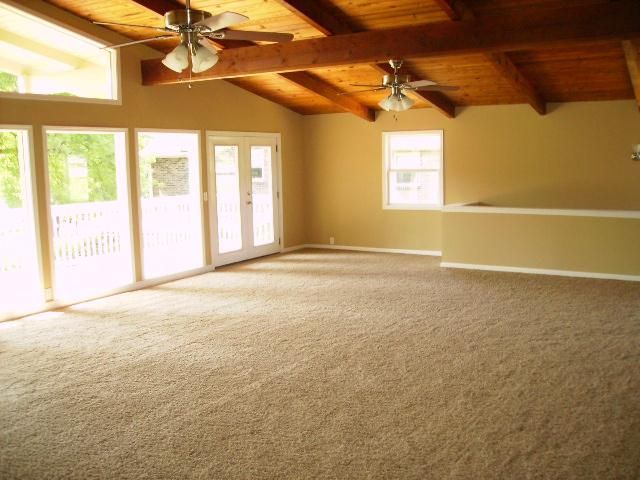 1105 Shoreside Dr, Hendersonville, TN 37075