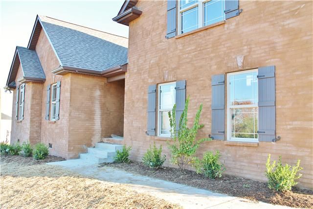 3946 Hickory Ridge Dr, Lebanon, TN 37087