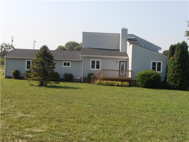 32 Moore Rd NE, Lebanon, TN 37087