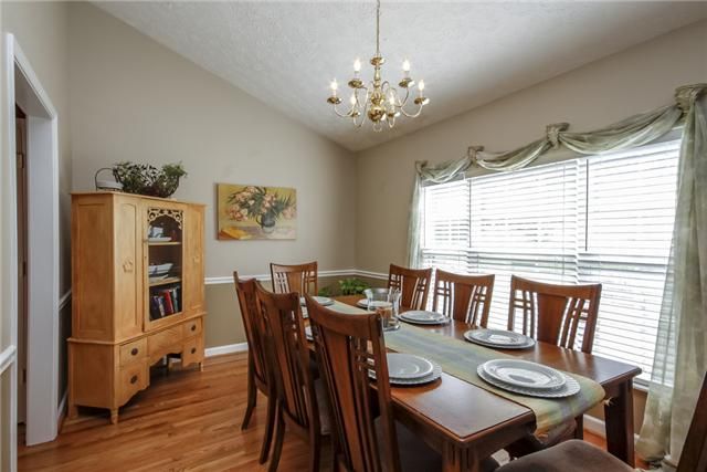1043 Burnham Dr S, Hendersonville, TN 37075