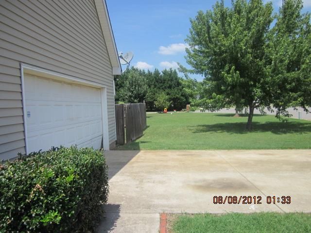 1626 Locerbie Dr, Murfreesboro, TN 37128