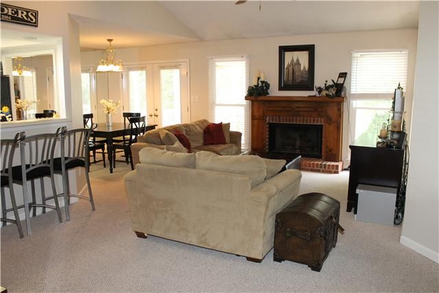 530 Riverview Dr, Franklin, TN 37064