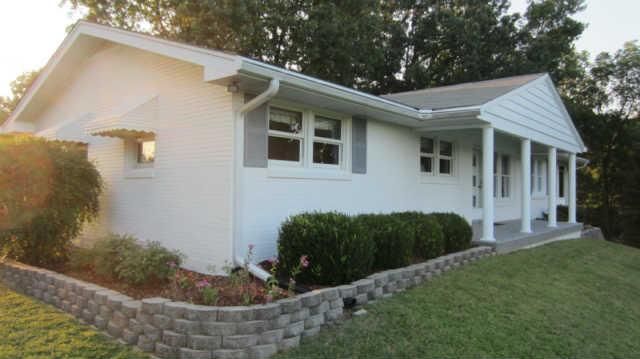 109 Lakeview Dr, Dickson, TN 37055