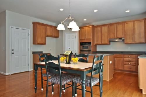 7165 Holt Run Dr, Nashville, TN 37211