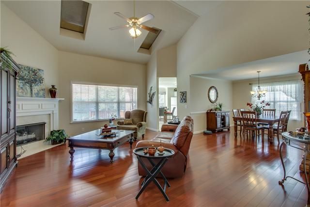 2703 Waywood Dr, Murfreesboro, TN 37128