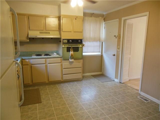 2403 Hickory Dr, Springfield, TN 37172
