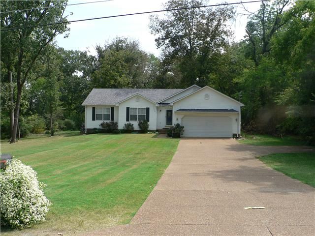 160 Crestview Dr, La Vergne, TN 37086