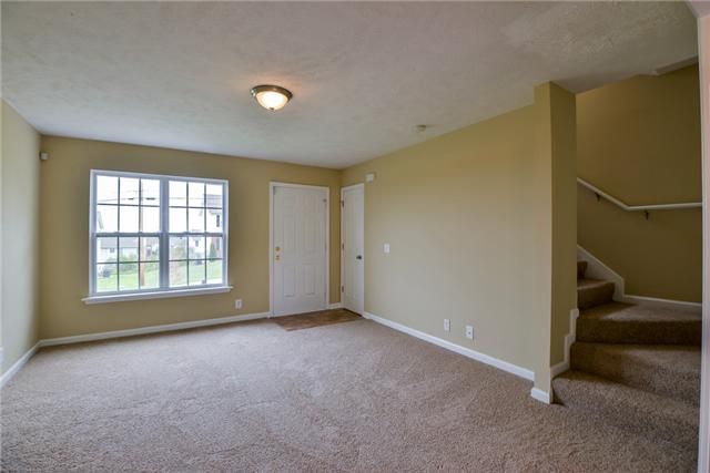 1423 E Nir Shreibman Blvd, La Vergne, TN 37086