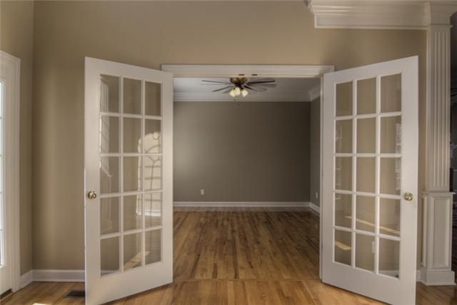 1183 Ithaca St, Murfreesboro, TN 37130