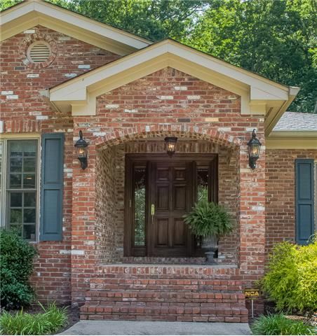 5805 Robert E Lee Dr, Nashville, TN 37215