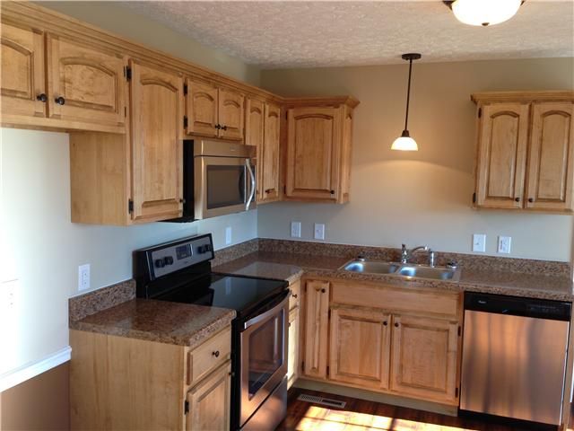 140 Thacker Dr, Portland, TN 37148