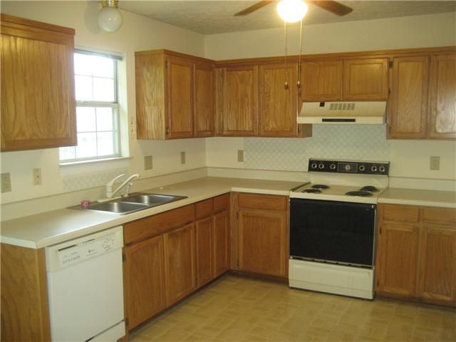 644 Hardin Shire Dr, Old Hickory, TN 37138