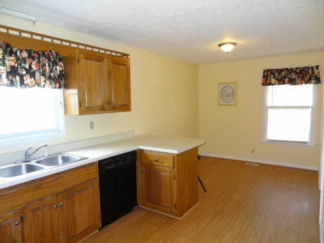 3931 Fykes Grove Rd, Cedar Hill, TN 37032