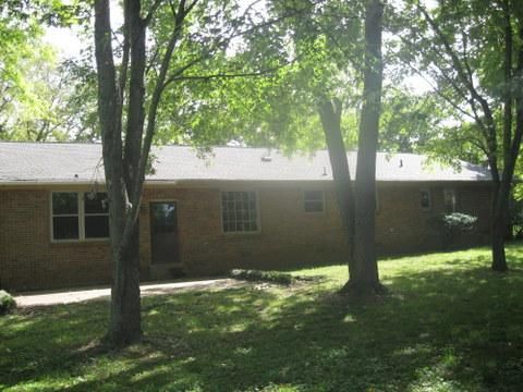 2233 Surrey Dr, Murfreesboro, TN 37129