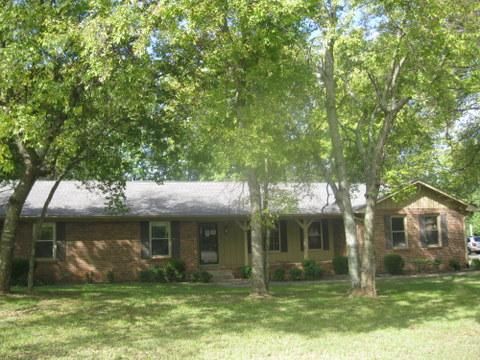 2233 Surrey Dr, Murfreesboro, TN 37129