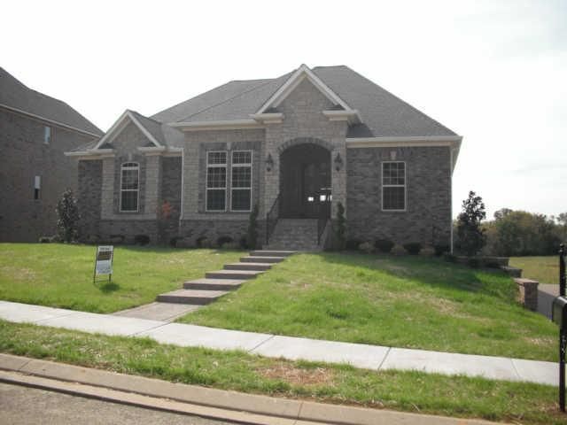 351 Raintree Dr, Hendersonville, TN 37075