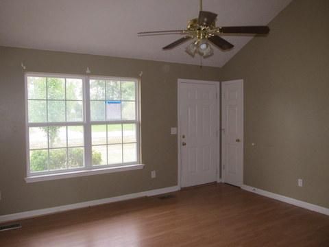 209 Callender Ct, Christiana, TN 37037