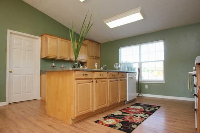 532 Sanders Mill Rd, Burns, TN 37029