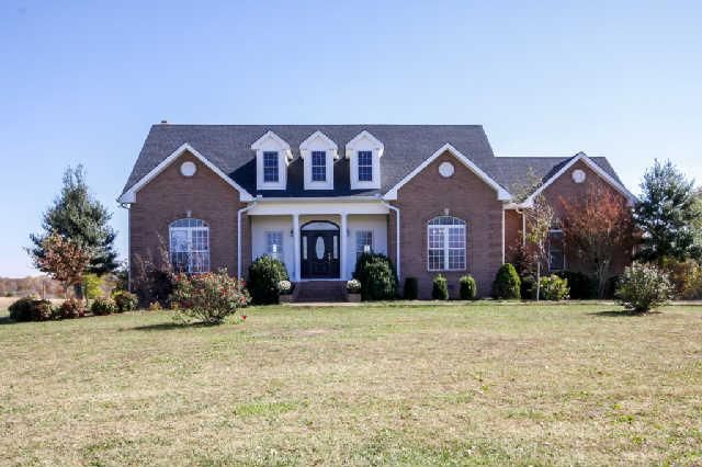 296 Ernest Cates Rd, Bethpage, TN 37022