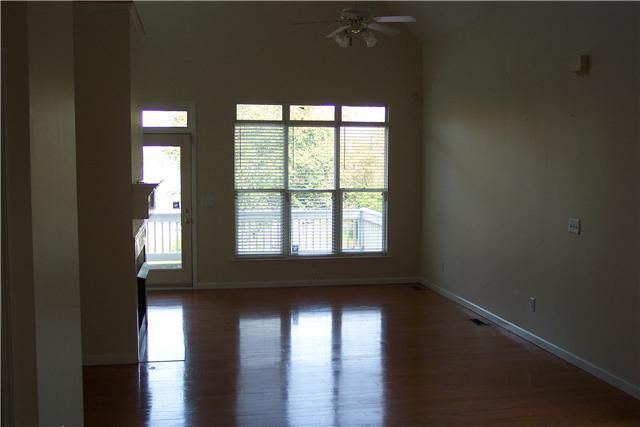33 Lakeshore Ct, Old Hickory, TN 37138