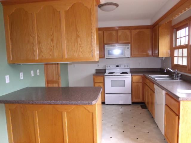 7026 Cranor Rd, Springfield, TN 37172