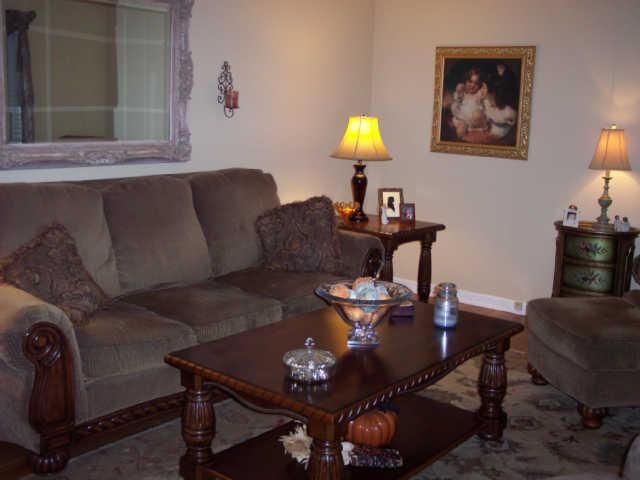 205 E Overhill Dr, Old Hickory, TN 37138