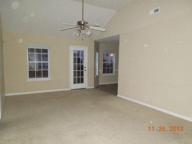 1432 E Nir Shreibman Blvd, La Vergne, TN 37086