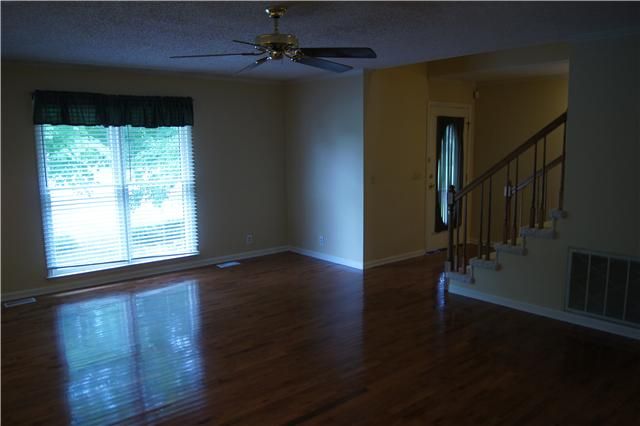 2242 Eastview Dr, Murfreesboro, TN 37128