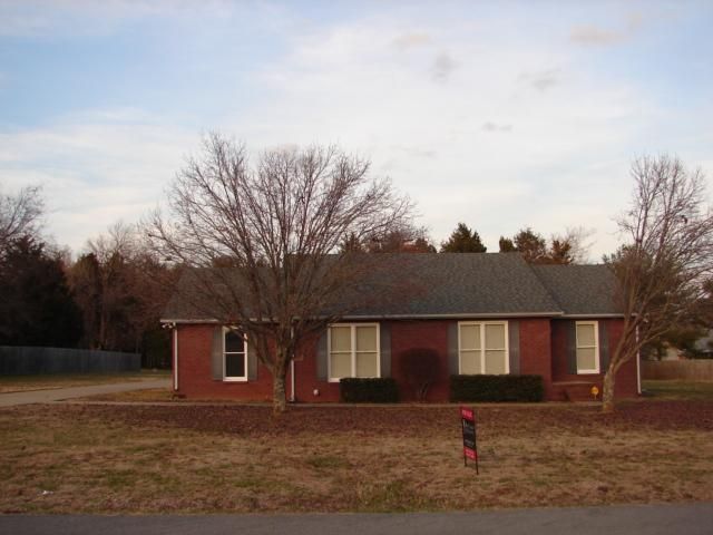 635 Morris Dr, Murfreesboro, TN 37130