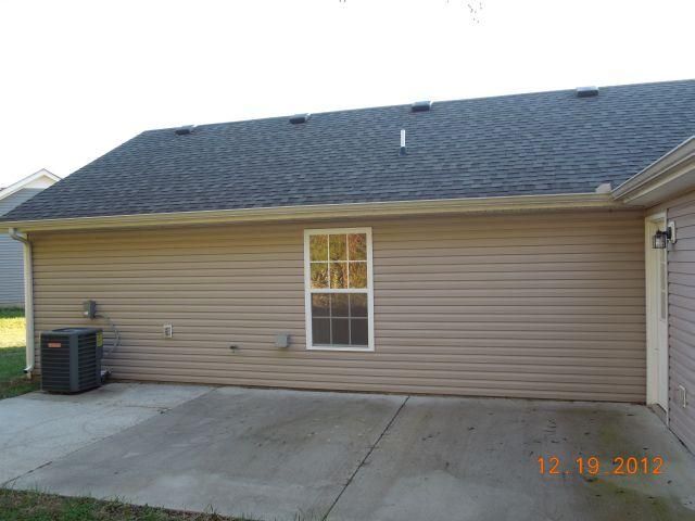 212 Peyton Leann Pt, La Vergne, TN 37086