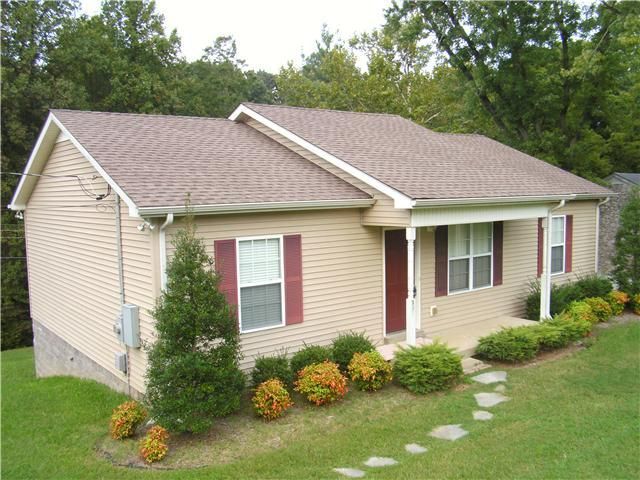 307 Draughon Dr, Greenbrier, TN 37073