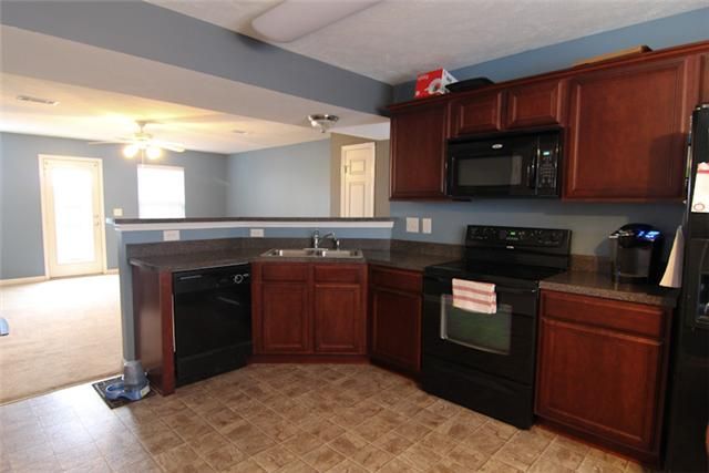 4029 George Buchanan Dr, La Vergne, TN 37086