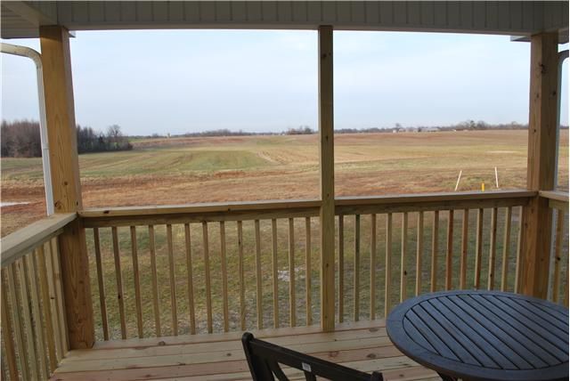 135 Thacker Dr, Portland, TN 37148