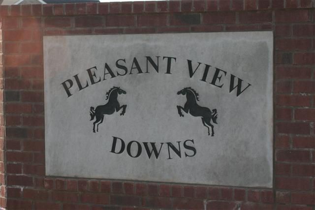 17 Preakness Cir, Pleasant View, TN 37146