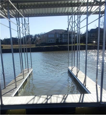 10 Harbor Cove Dr, Old Hickory, TN 37138