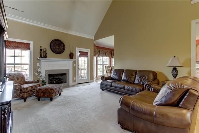 1045 St Hubbins Dr, Spring Hill, TN 37174