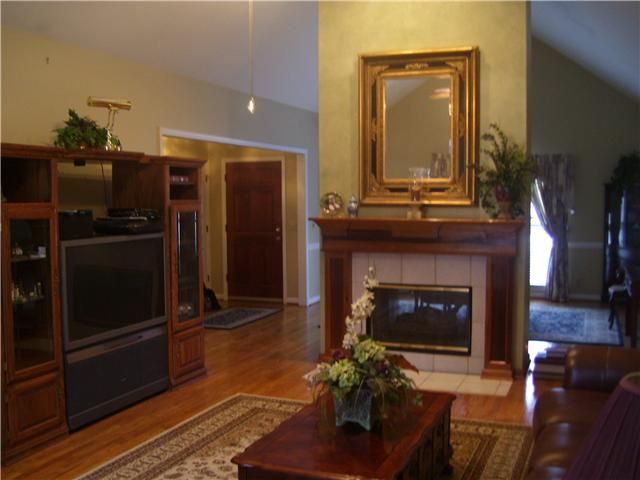 7236 River Bend Rd, Nashville, TN 37221