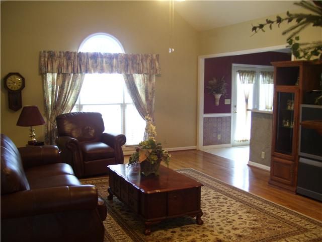 7236 River Bend Rd, Nashville, TN 37221