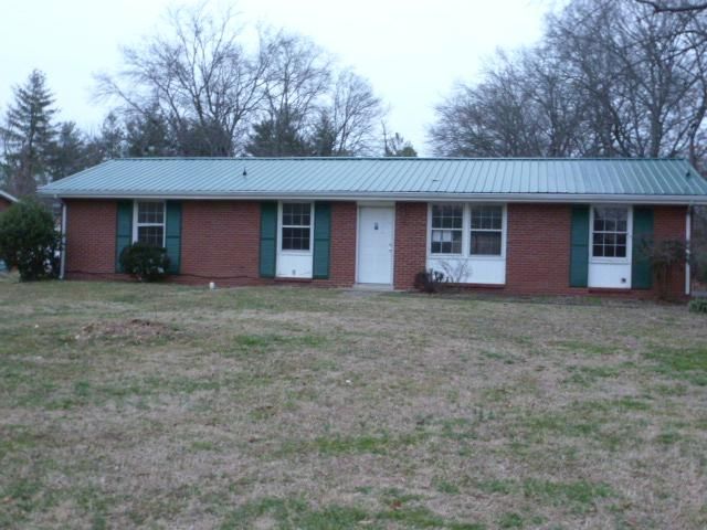300 Nokes Dr, Hendersonville, TN 37075